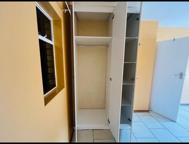2 BEDROOM APARTMENT FOR SALE IN BRAAMFONTEIN